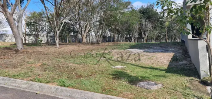 Terreno em Condomínio - Jacareí - Jardim Panorama - Condomínio Residencial Fogaça - 290m² 