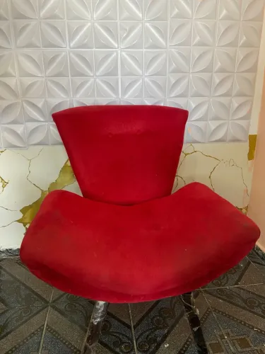 Poltrona Vermelha Semi Nova ? Pouco Usada e Super Conservada