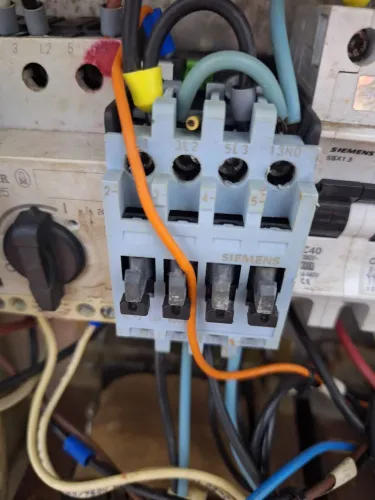 Serviço elétricos residencias e industriais