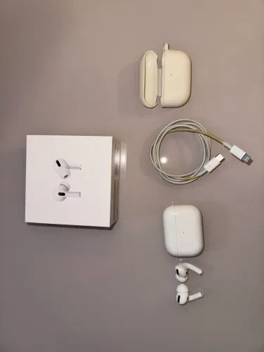 Vendo AirPods Pro 1ª Geração com Magesafe (capinha inclusa)