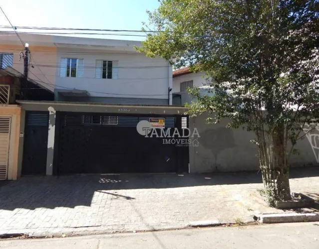 Sobrado frontal com 3 quartos sendo 1 suíte, piscina, 2 vagas à venda, 111 m² por R$ 793.0