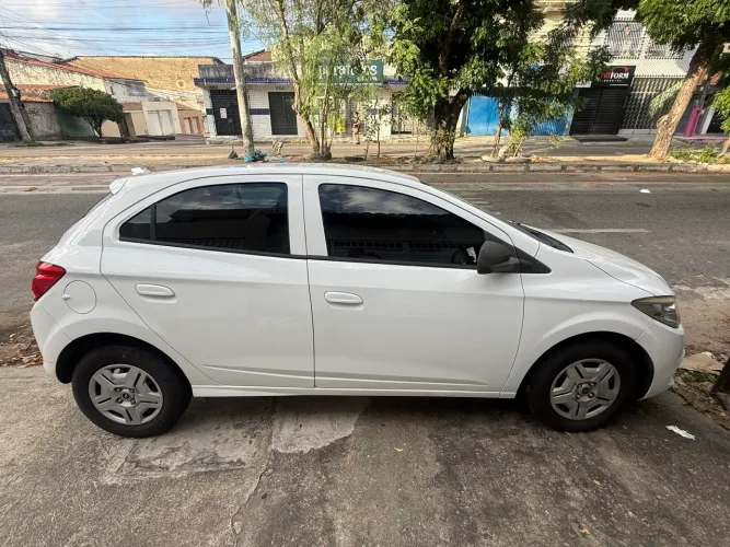 Chevrolet Onix Hatch LT 1.0 8V Flex Power Mec. 4P 2015