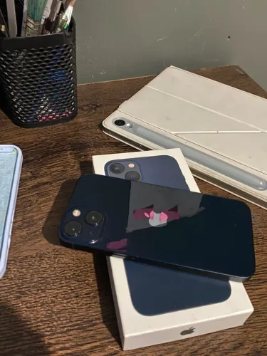 iPhone 13 - 128gb COM CAIXA