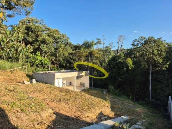 Terreno em Condomínio de Chácaras com Edícula