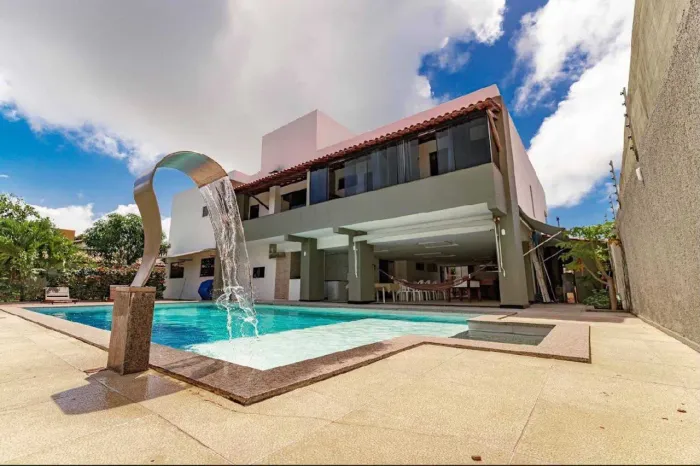 CASA DUPLEX EM RUA PÚBLICA NA ARUANA [56332]