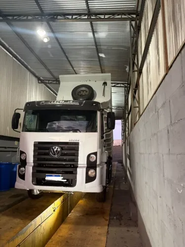Volkswagen Constellation 26.280 6x4