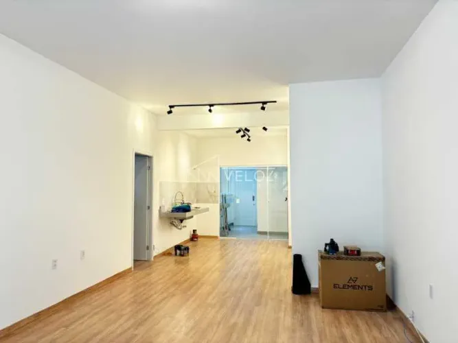 LINDO E REFORMADO! 118M², DUAS SUÍTES E UMA VAGA NA ESCRITURA