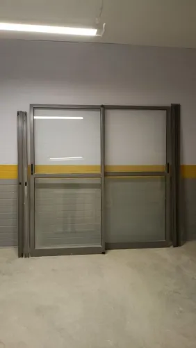 Porta Balcão cinza 02 Folhas 2,00 x 2,15