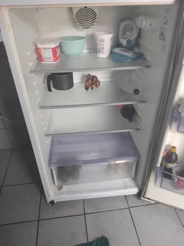 VENDO NÃO FAÇO ENTREGA XAMA SÓ QUEM REALMENTE QUER COMPRAR