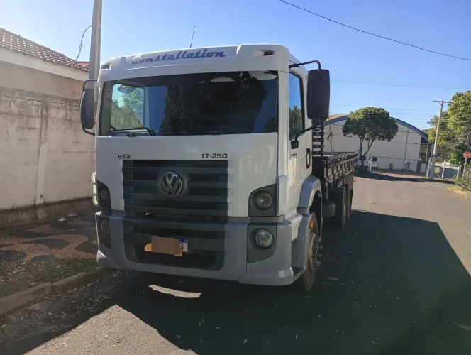 Constellation 17.250 truck carroceria.