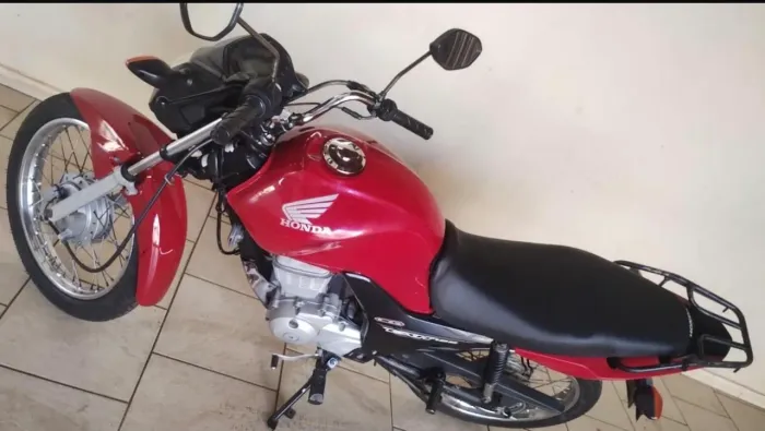 Moto bem conservada 8 mil