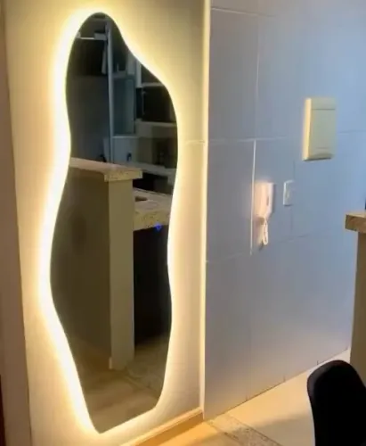 ESPELHO CORPO DE MULHER