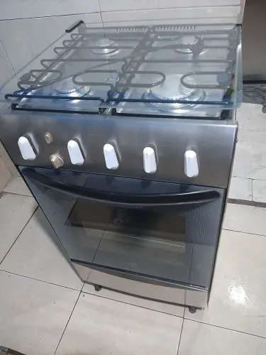 fogão General Electric. acendimento automático. tudo funcionando perfeitamente.