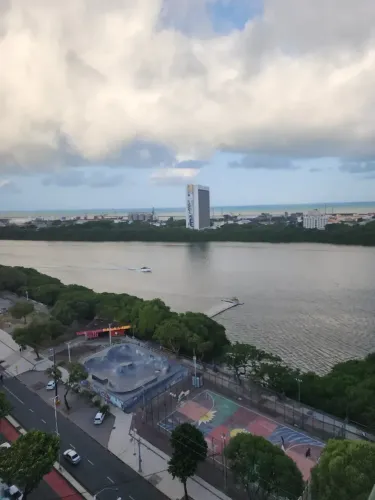 Apartamento dois quartos com vista pro Rio na Rua da Aurora