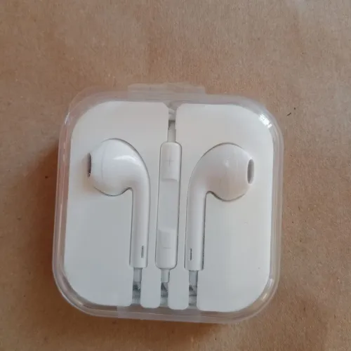 Fone ouvido. Conector P2 branco