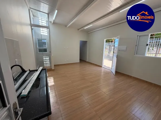 Casa para locação no Setor Sul (Gama) em Brasília-DF, com 2 quartos, 1 banheiro e 1 vaga d
