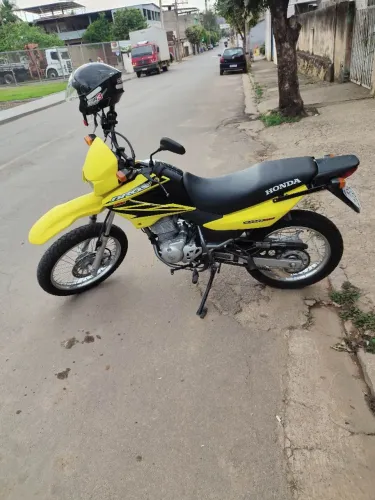 Vendo Bros 2008, toda revisada, só pega e andar!
