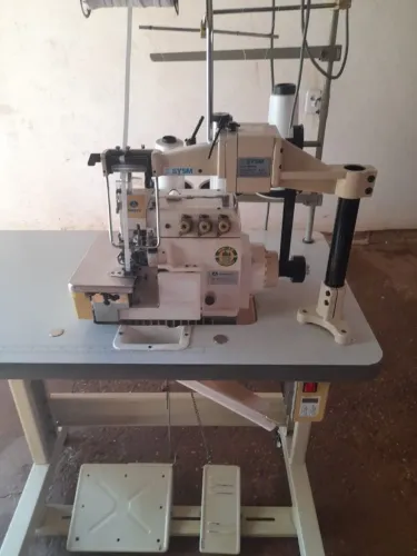 Maquina de costura overlok com zeromax
