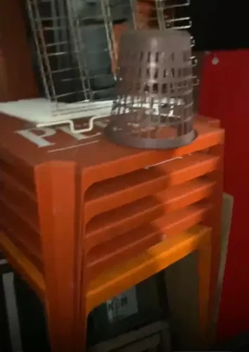 Mesas e cadeiras 