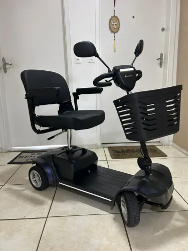 Cadeira de rodas motorizada