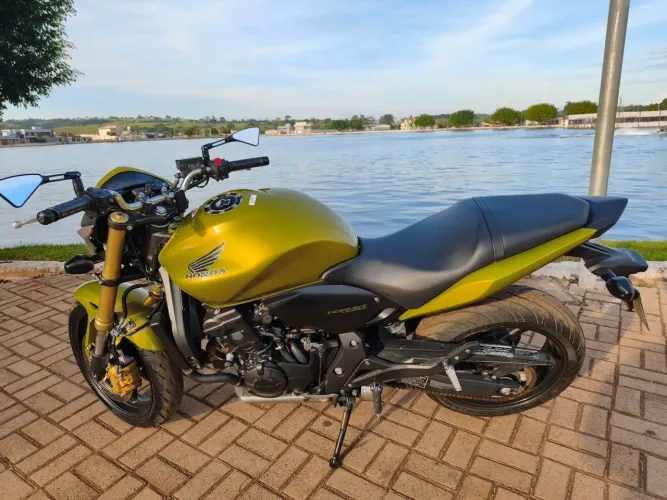 Sem detalhe de uso, moto para pessoas exigentes