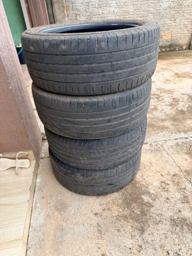 Pneus 215/50 aro 17