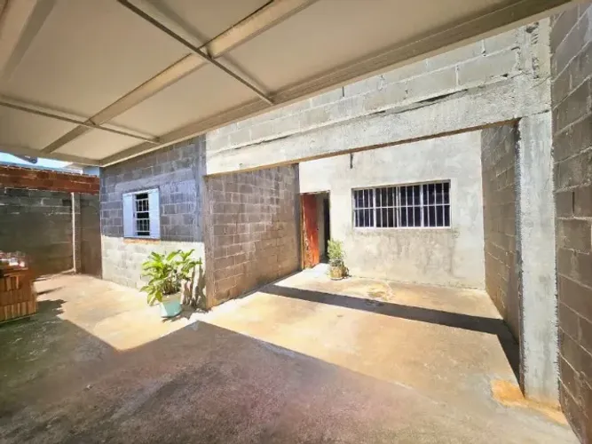 Casa com 2 Quartos, Suíte e Garagem para 2 Carros em Bady Bassitt/SP