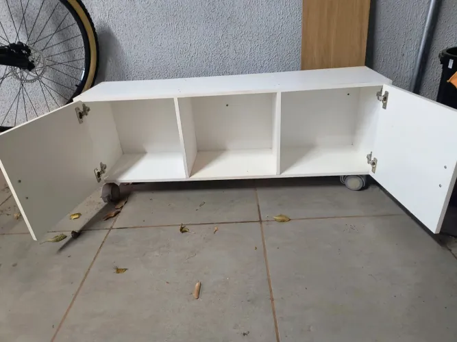 RACK BRANCO COM RODINHAS
