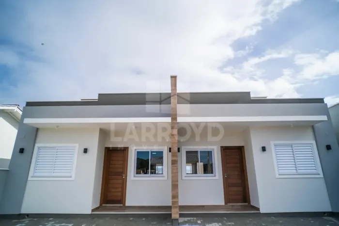 CASA EM CONDOMÍNIO
