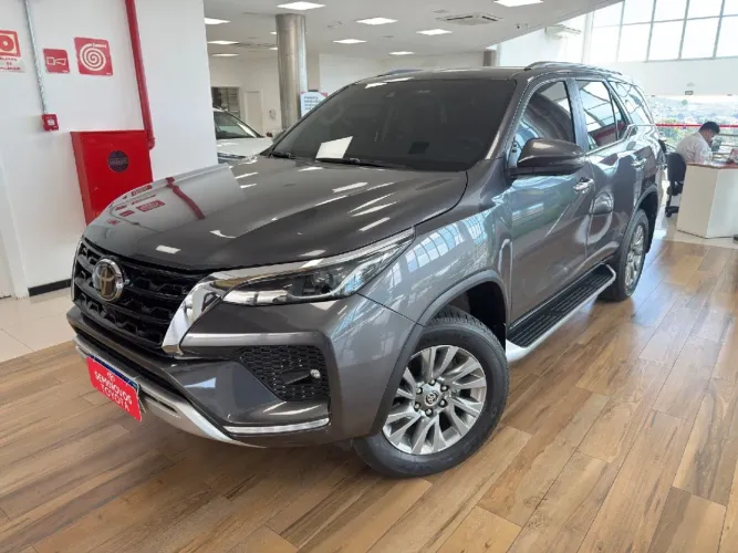 Toyota Hilux SW4 SRX 4X4 2.8 TDI 16V Dies. Aut. 2023