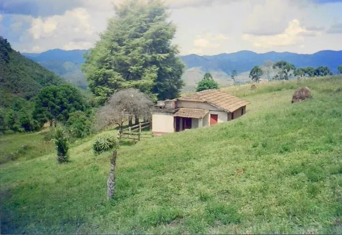Fazenda/Sítio/Chácara para venda com 80 metros quadrados com 2 quartos