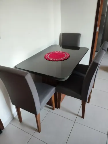 MESA DE JANTAR 120CM COM 4 CADEIRAS