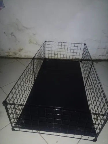 Vende-se cercado para animais de pequeno porte.