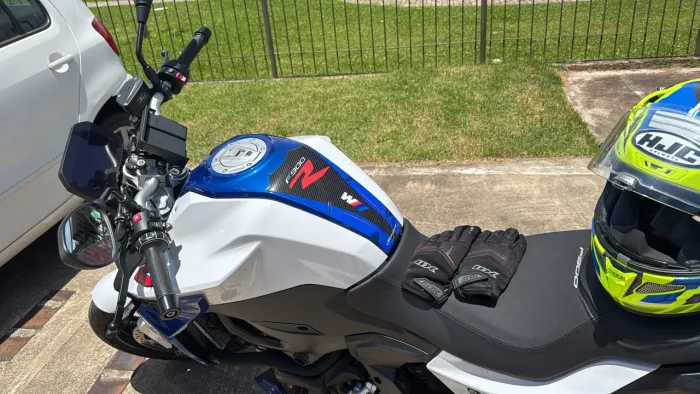 BMW F900R Sport Plus 2024 Impecável