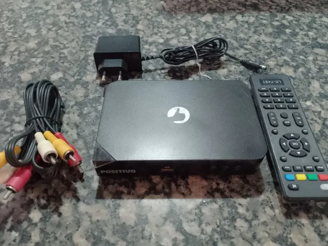 Conversor digital Positivo STB-2341/ AV e RF/2 USB/completo/usado