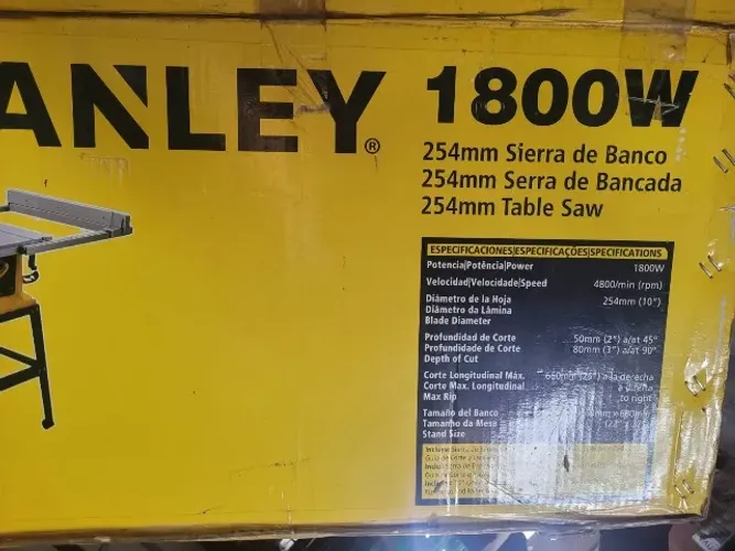 VENDO MAQUINA PARA CORTAR MADEIRA E MDF SEMI NOVA.