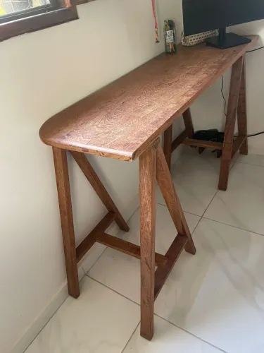 Escrivaninha de madeira maciça