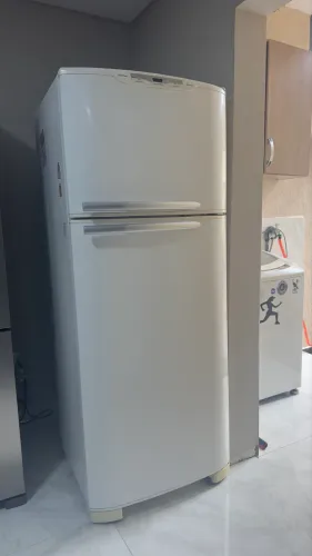Geladeira Eletrolux Frost free semi nova 220v 
