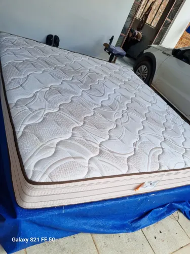Colchão super king molas enssacadas dupla face semi novo Entrego