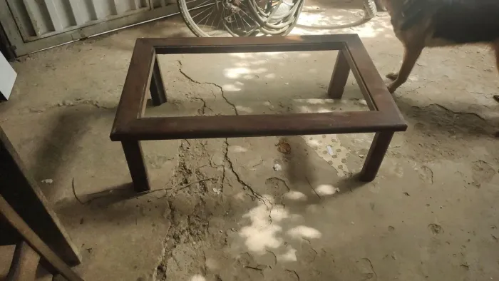Mesa de centro sem vidro 