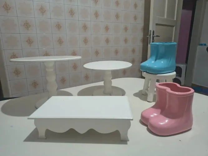 Kit provençal de festa MDF e duas botinhas de enfeite