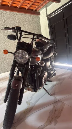 TRIUMPH BONNEVILLE T120 BLACK 1200cc - CUSTOMIZADA