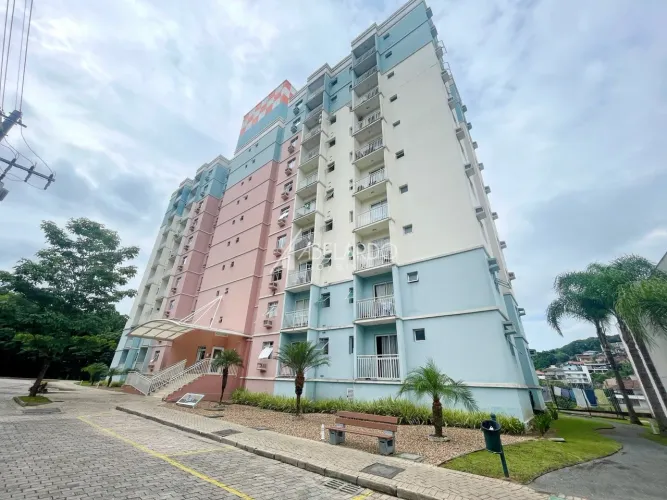 Apartamento no bairro Itoupava Central, 02 dormitórios, em diferenciado condomínio com amp