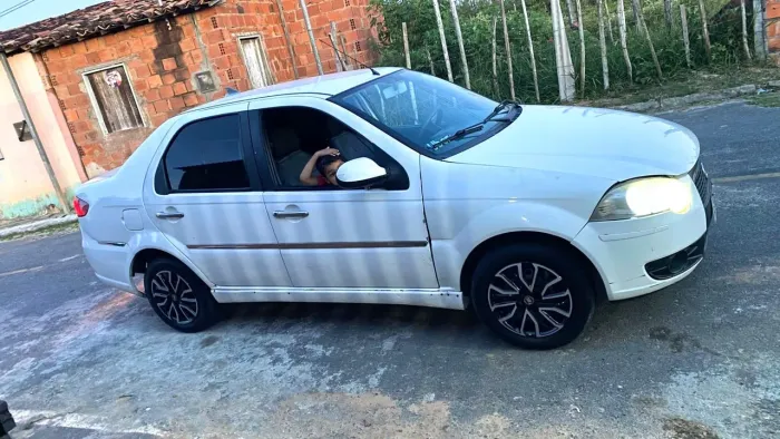 Fiat Siena Tetrafuel 1.4 MPI Fire Flex 8V 4P 2012