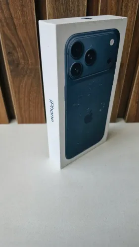iPhone 17 Pro Max Azul 256GB - 100%  (Modelo Americano eSIM) + Garantia