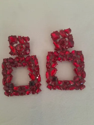 Brinco Vermelho Lindo