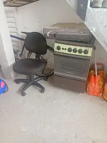Vendo fogão sugar bicicleta e cadeira