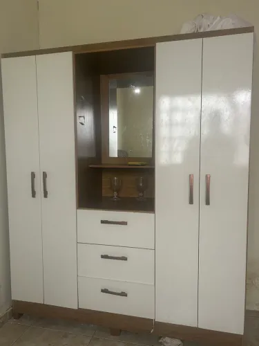 GUARDA ROUPA SEMI NOVO