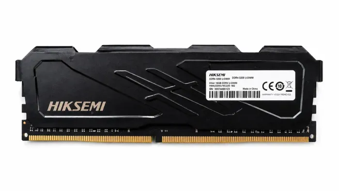 Memória RAM HIKSEMI 16GB DDR4 3200MHz Gamer, funcionando perfeitamente.