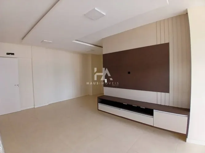 Apartamento para alugar no bairro Centenário com 3 dormitórios e 148 m² disponíveis.